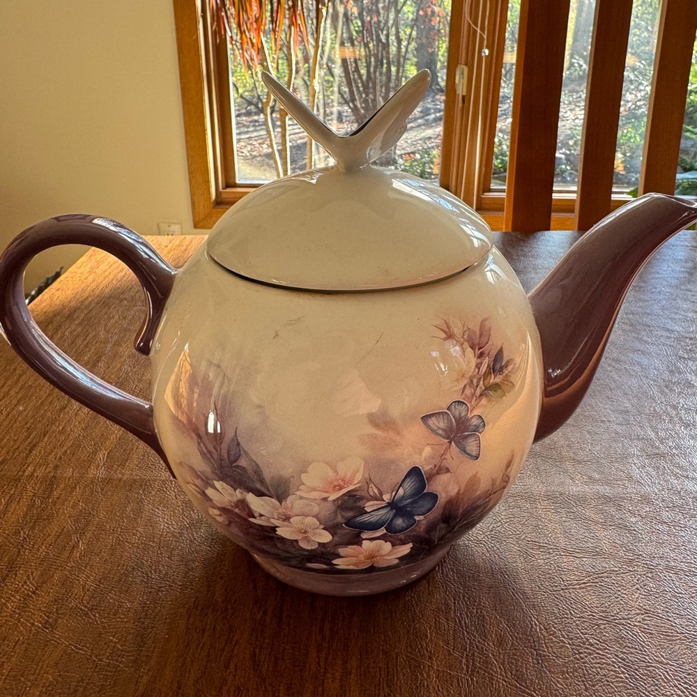 VINTAGE TEA POT TELEFLORA LENA LIU BLOSSOMS AND BUTTERFLIES 7.5”